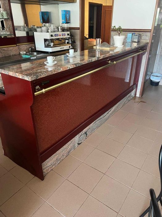 Equipamentos e mobiliário de cafetaria