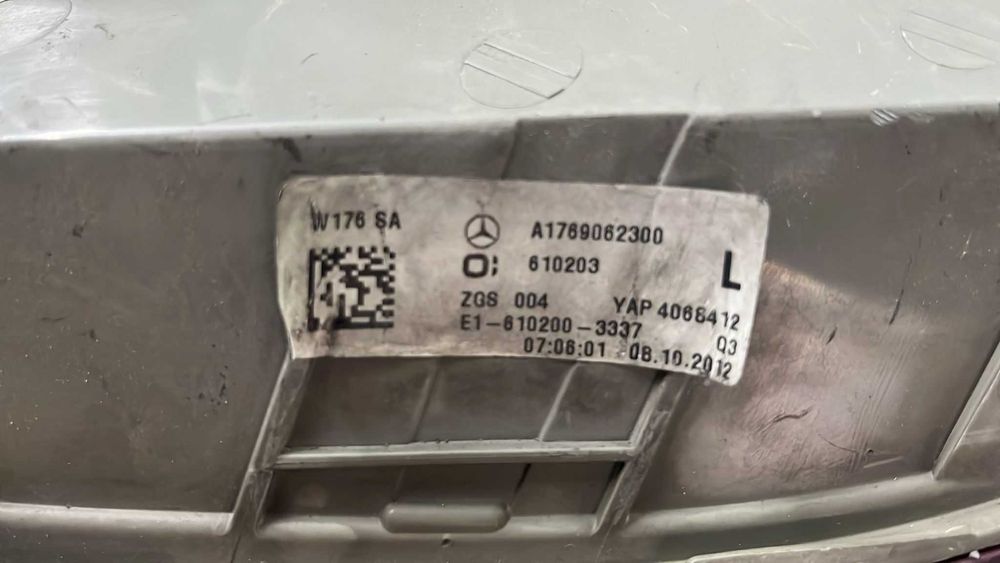 Farolim esquerdo MERCEDES-BENZ A-CLASS (W176)