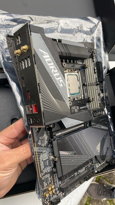 Z790 PRO X WIFI 7 + i5 14600kf