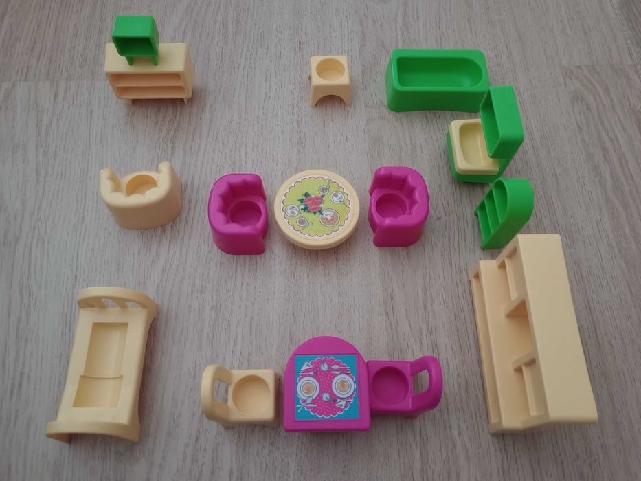 Domek z mebelkami dla lalek