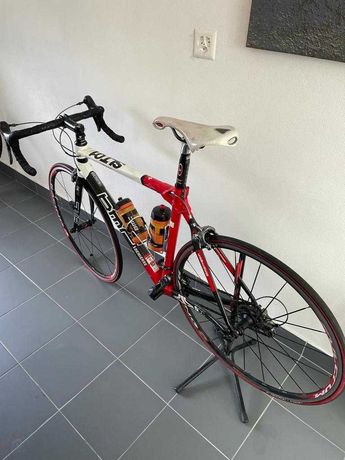 Bicicleta BMC de estrada em Carbono