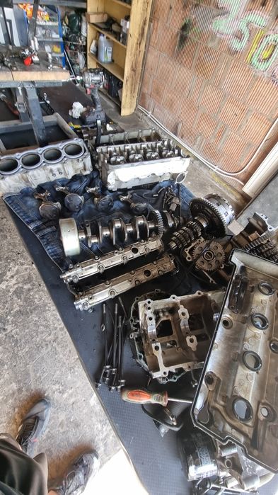 Silnik gsxr 600 srad 2000r wszystkie części