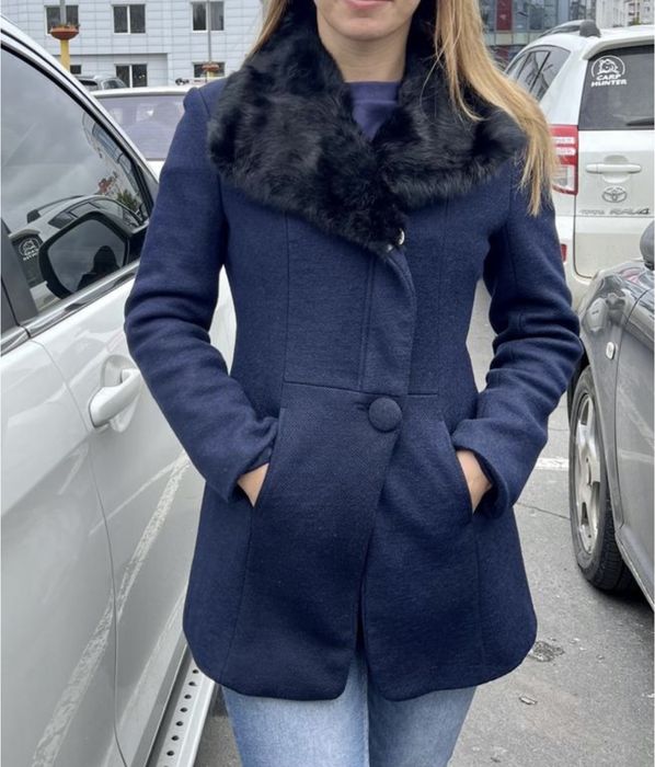 Пальто на весну, з натуральним хутром