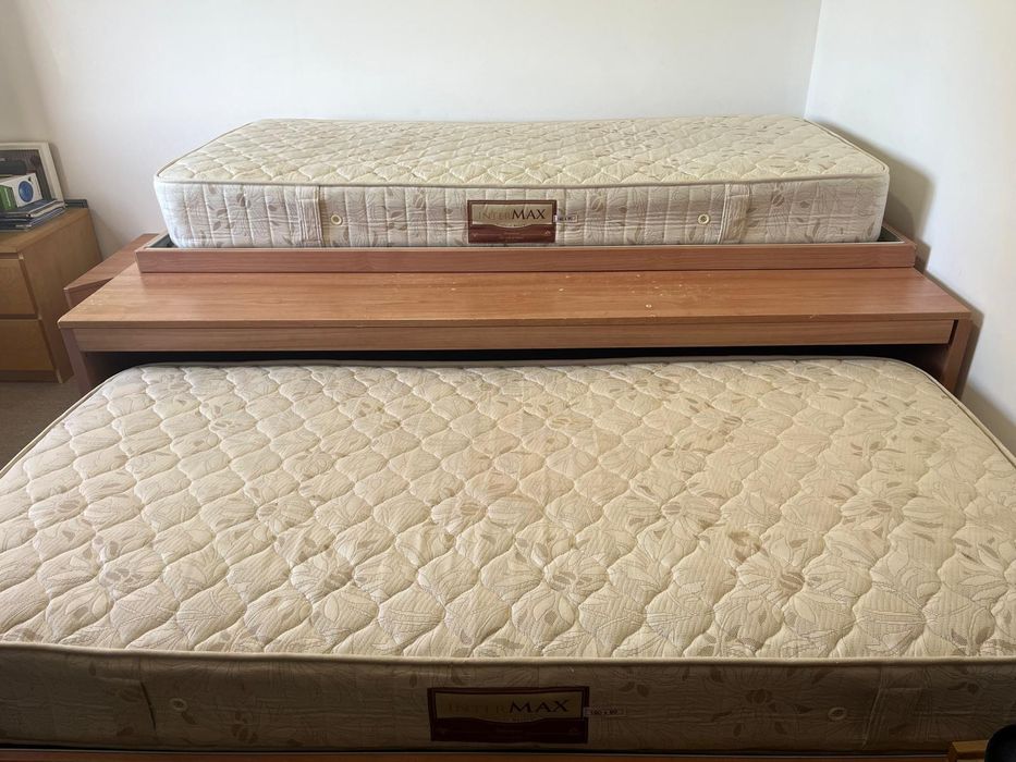 Cama Beliche com dois colchões e escada