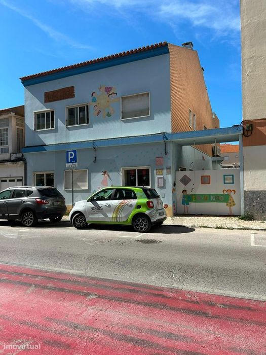 Creche totalmente equipada no coração do Pinhal Novo