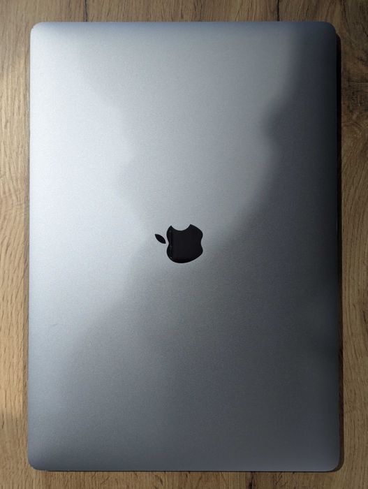 Macbook pro 16 2019 core i9 2.4ghz 64/512gb pro 5300m 4gb