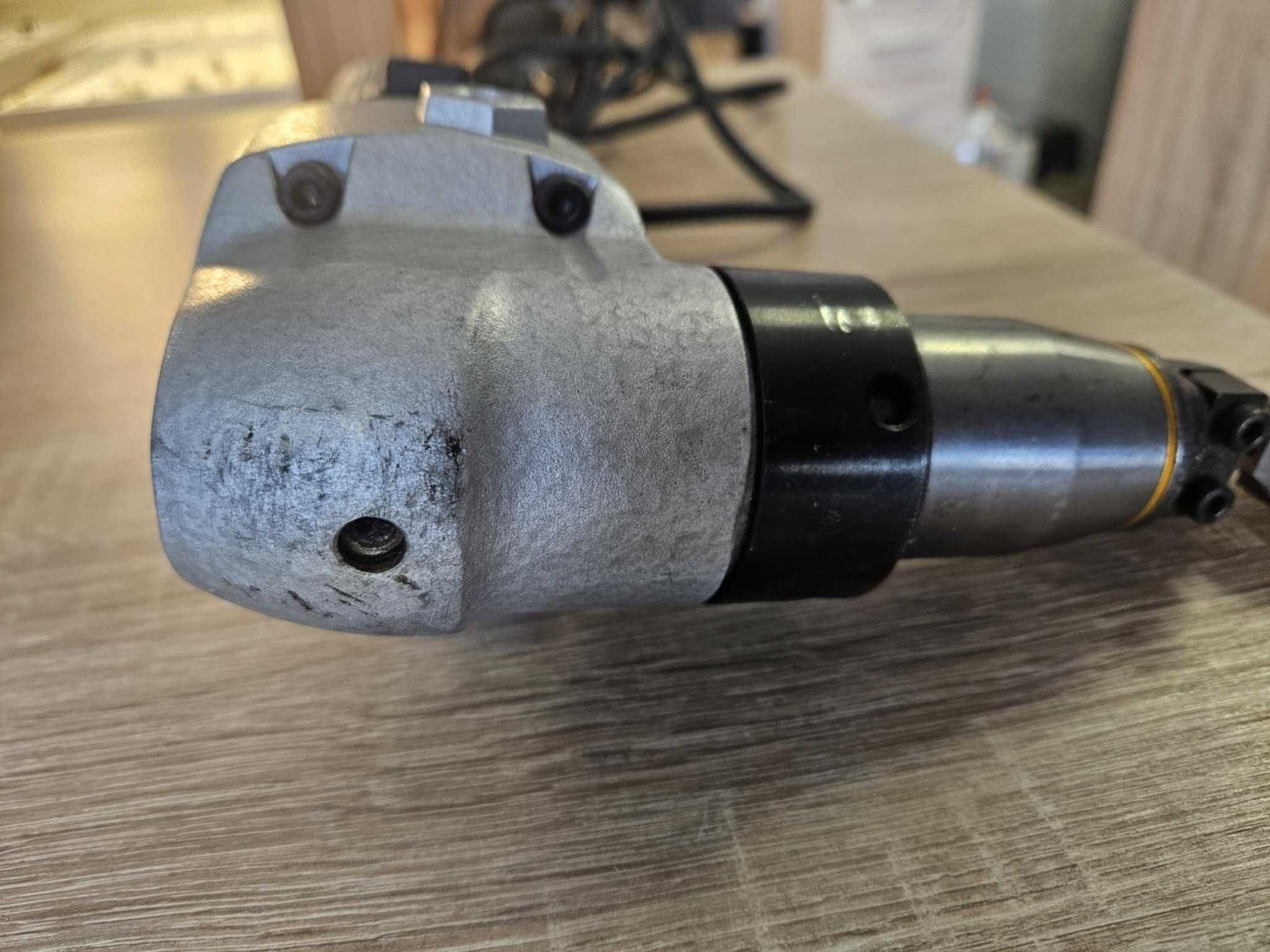 Elektryczna nożyce do cięcia blachy BOXER SR-067