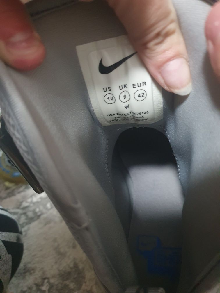 Коліки Nike 42 розмір