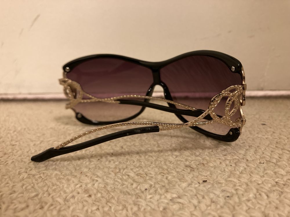 Nowe okulary przeciwsłoneczne “Golden Snake” z USA