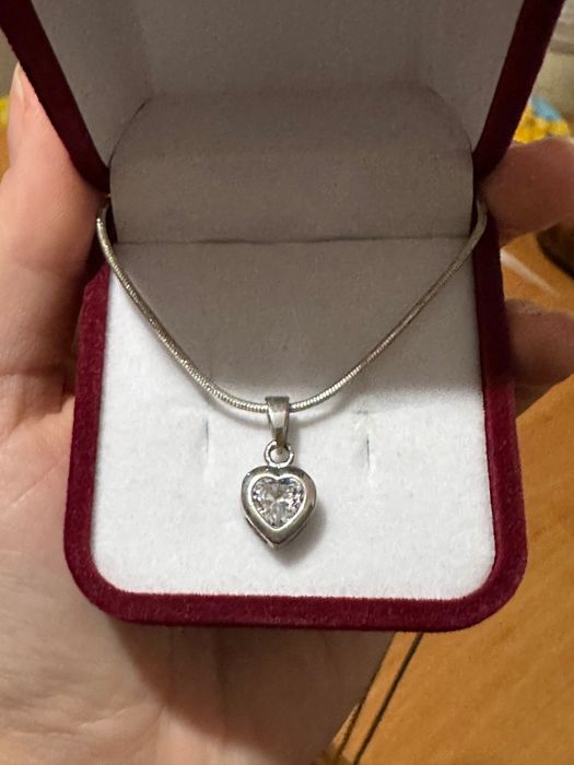 Продам срібні прикраси б/у в гарному стані