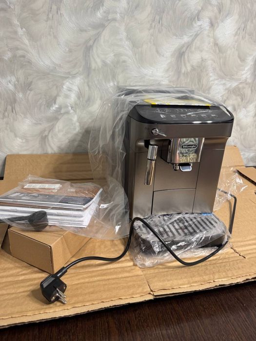 Кавоварка DELONGHI Magnifica Evo