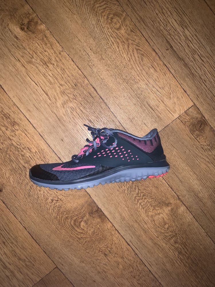 Кроссовки nike 38p.