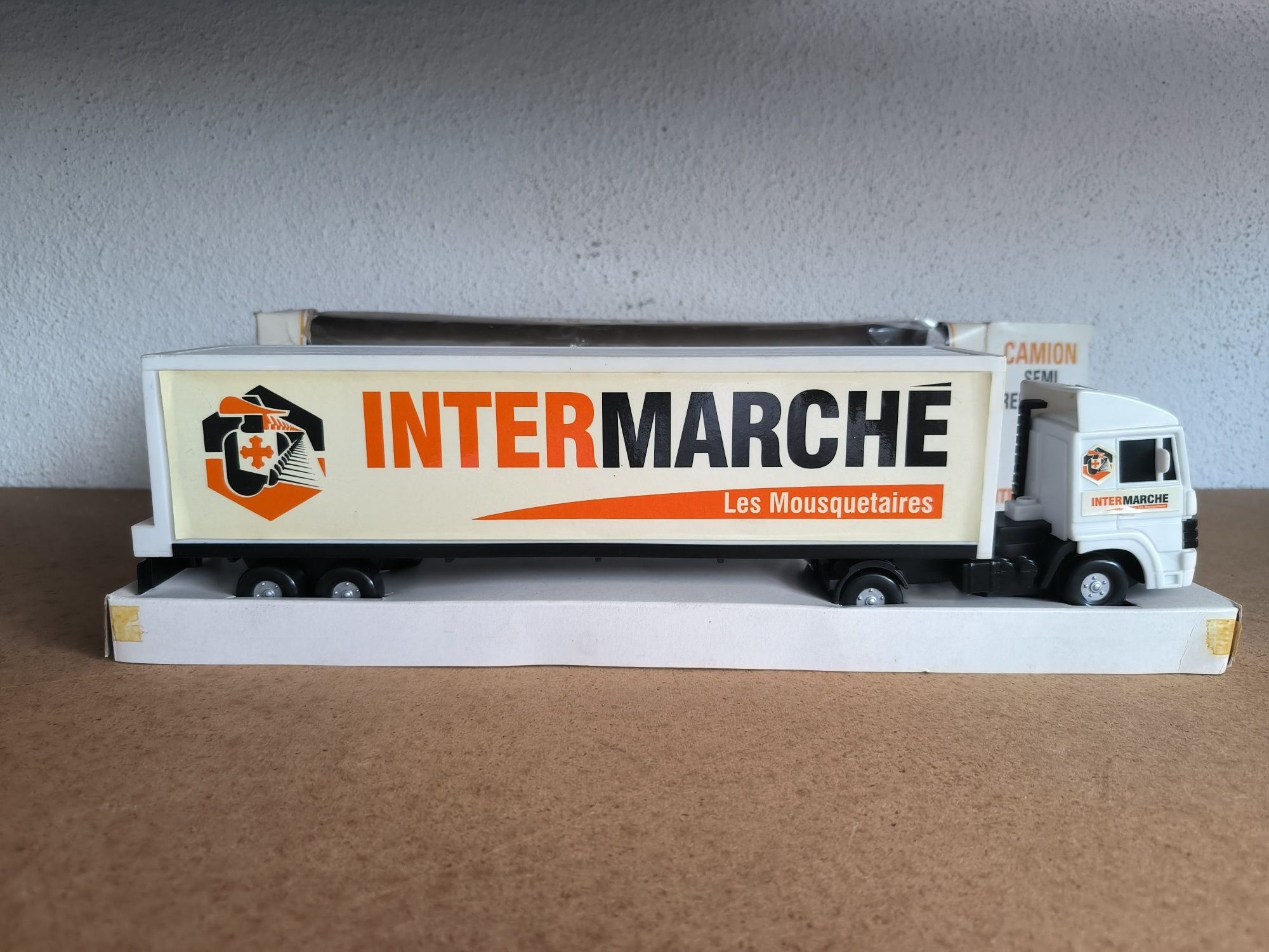 Camião Intermarché