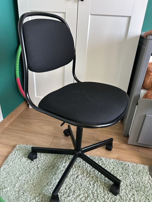 Krzesło obrotowe czarne ikea