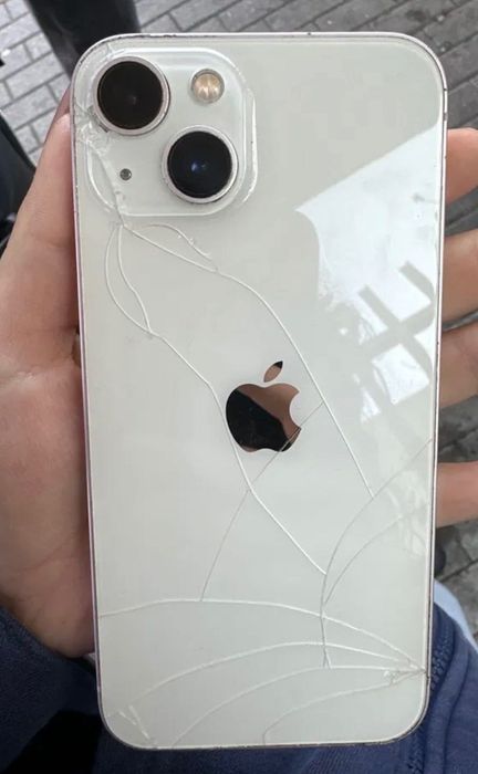 iPhone 13 - 93% bateria