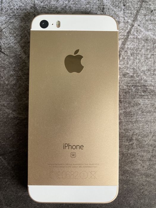 IPHONE SE 32GB Gold + za darmo 6 Etui (bateria do wymiany)