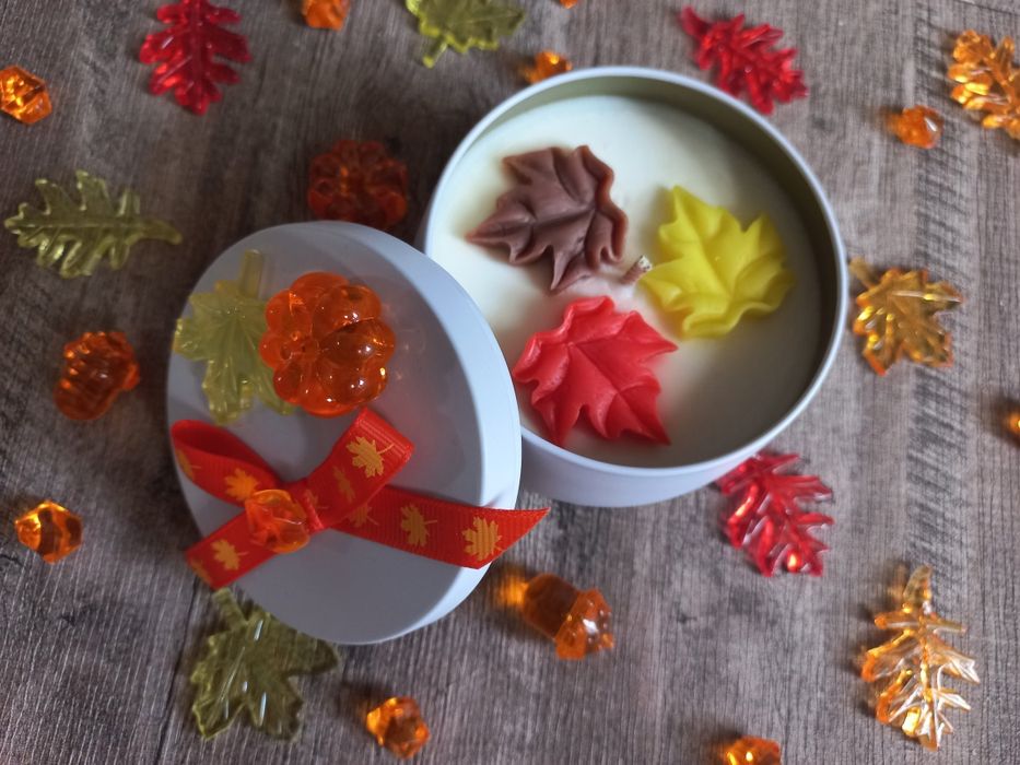 Świece sojowe handmade pachnące szarlotka ciato dyniowe jesień listki