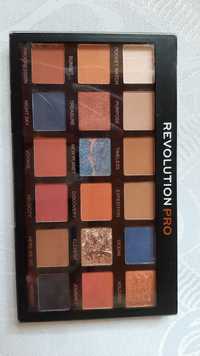 Paleta Revolution Pro Regeneration nude z kolorem