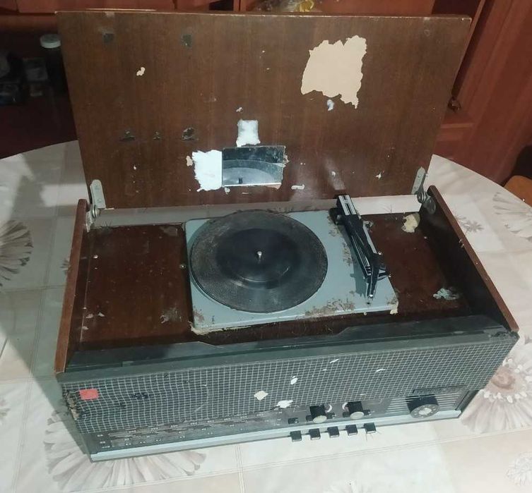 Радиола "Рекорд-354" СССР