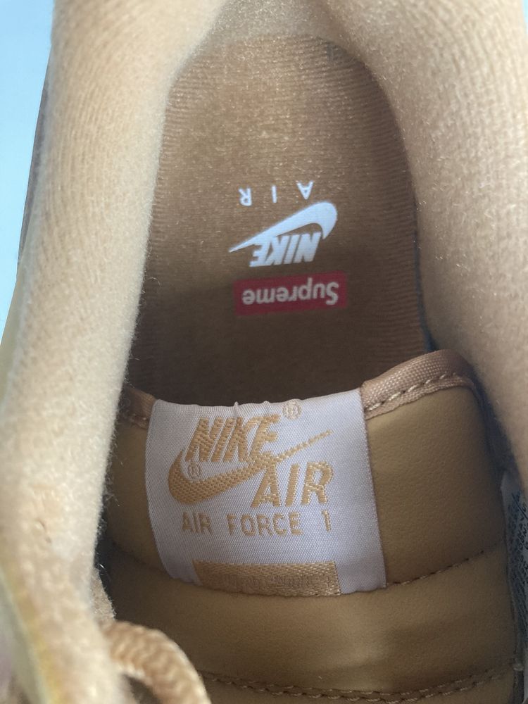 Nike Air Force 1 x Supreme, cor "Wheat"