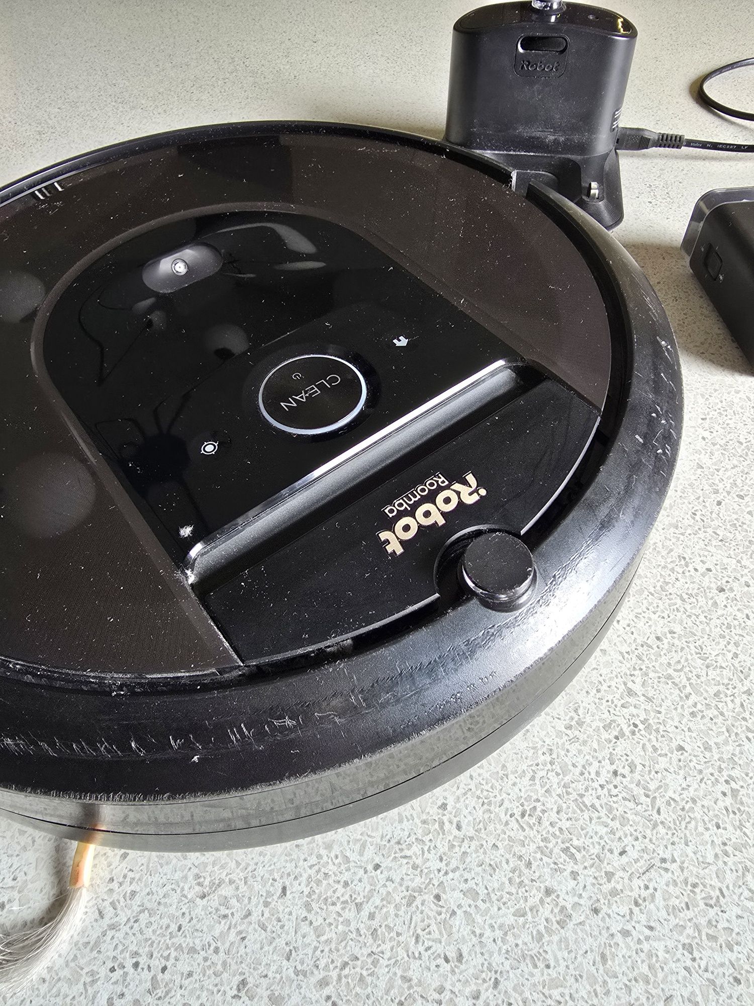 IROBOT Roomba I7 (I715040) używany robot sprzątający