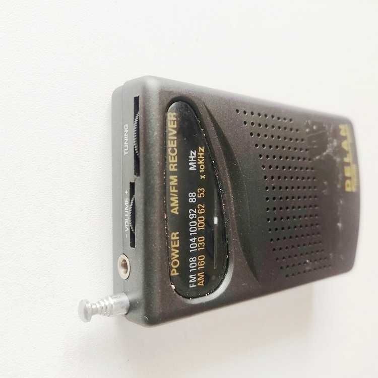 Radio Delan Del-70 a pilhas AAA AM, FM, 6x10cm com caixa