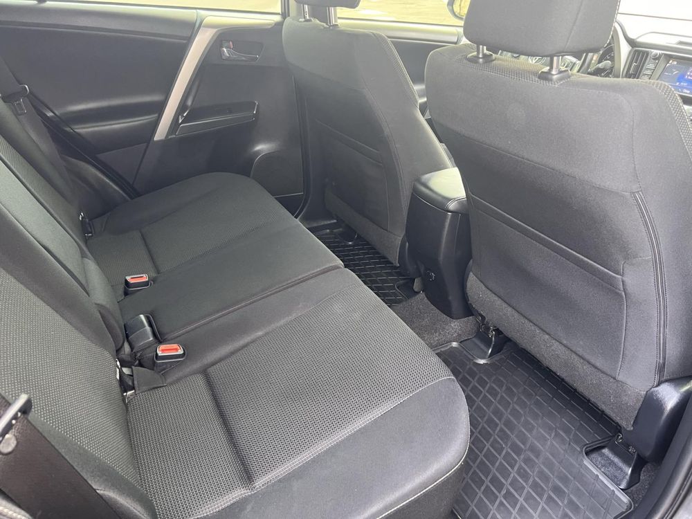 Продам Toyota Rav4 2017