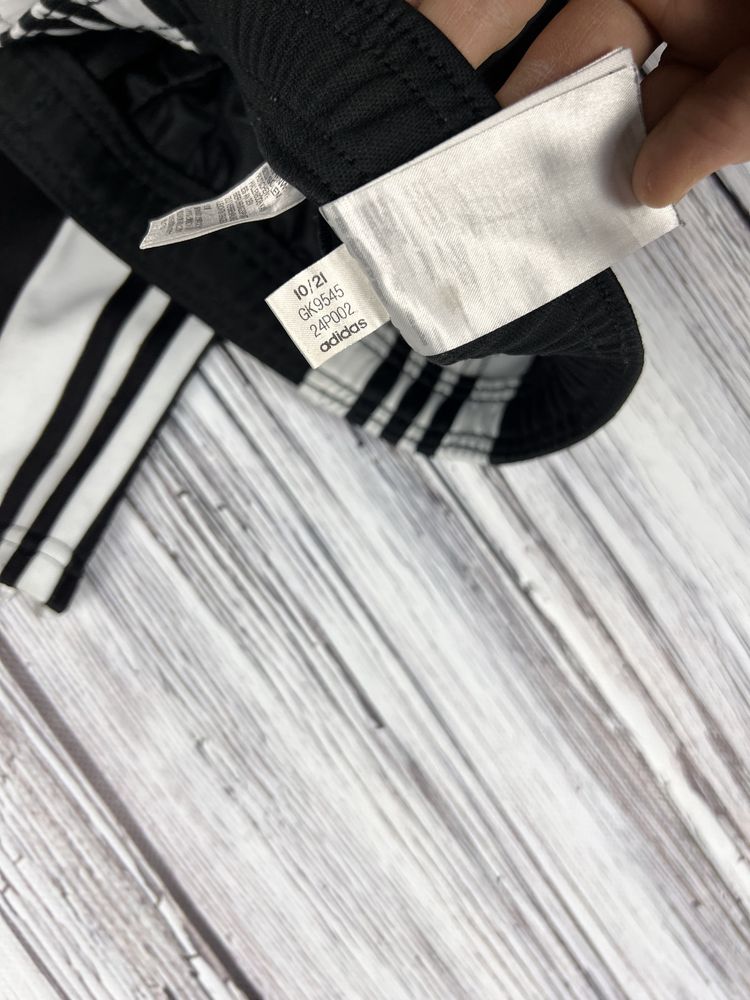 Adidas спортивные штаны оригинал m размер черные