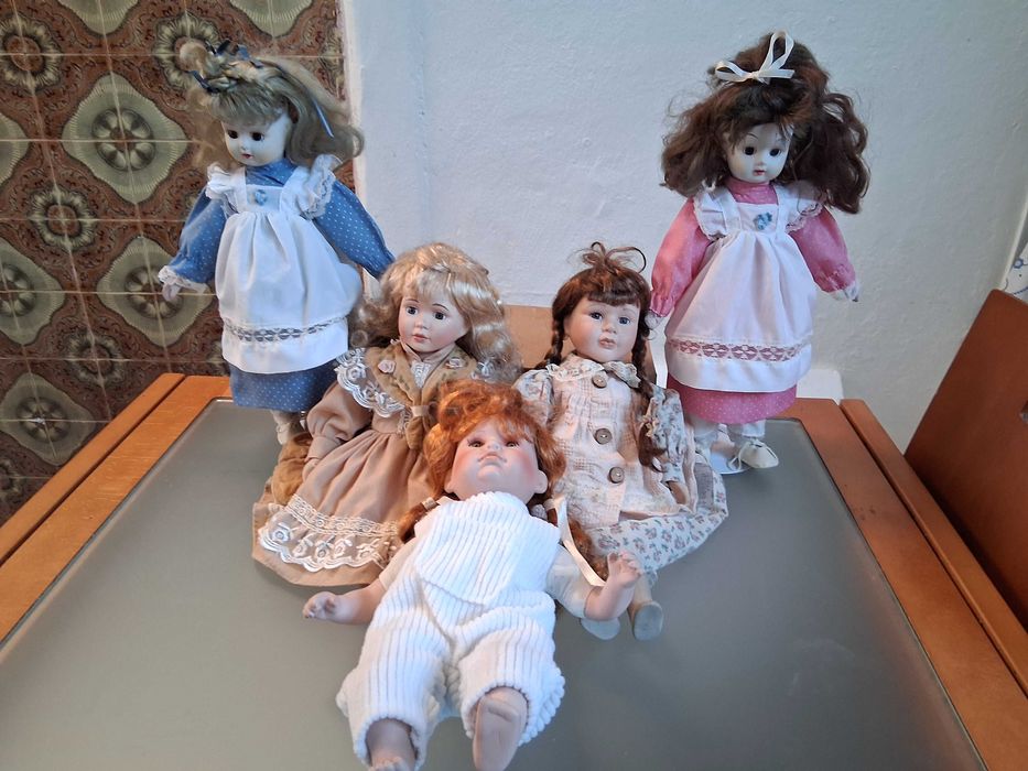Bonecas de porcelana