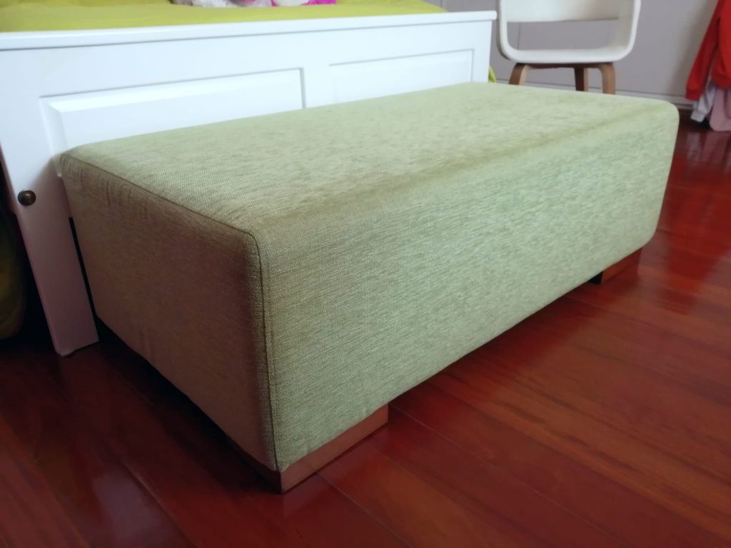 PUFF rijo revestido a tecido verde
