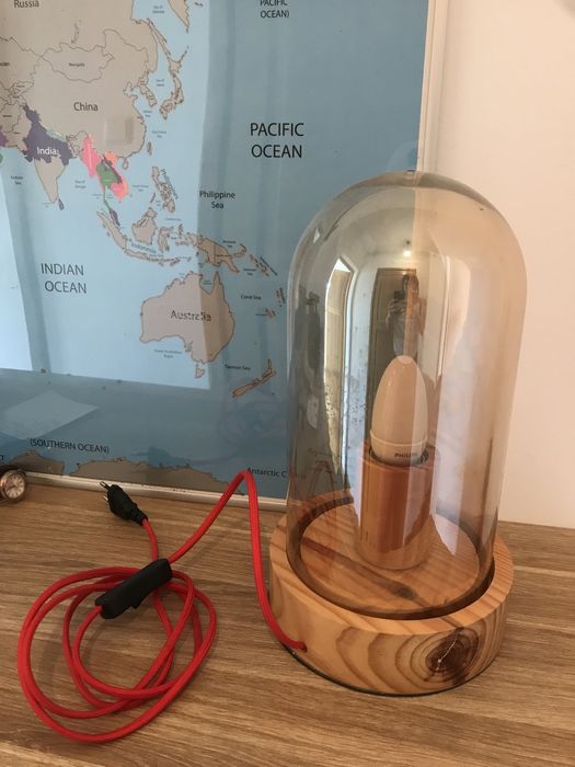 Industrialna lampa z  kloszem