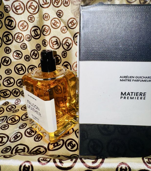 Perfume falcon leather