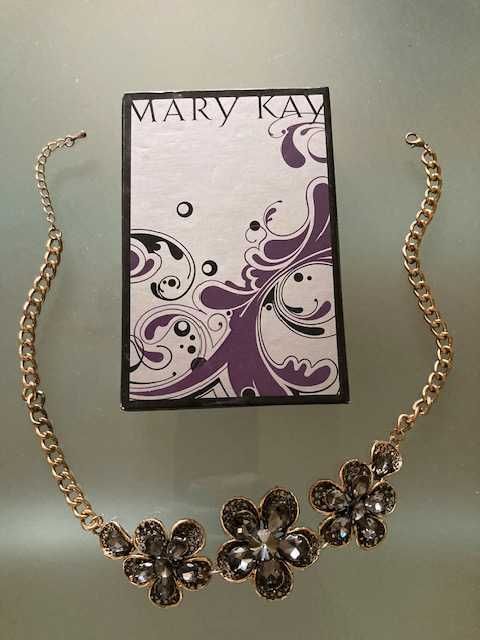 ожерелье  цепочка с украшениями