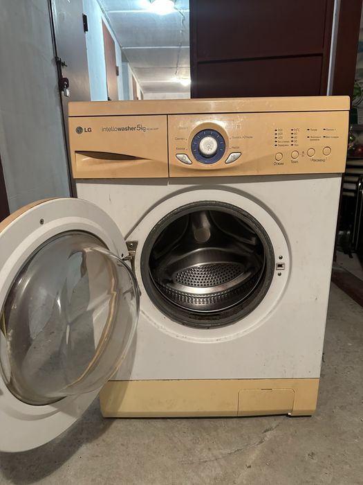 Продам пральну машину LG
