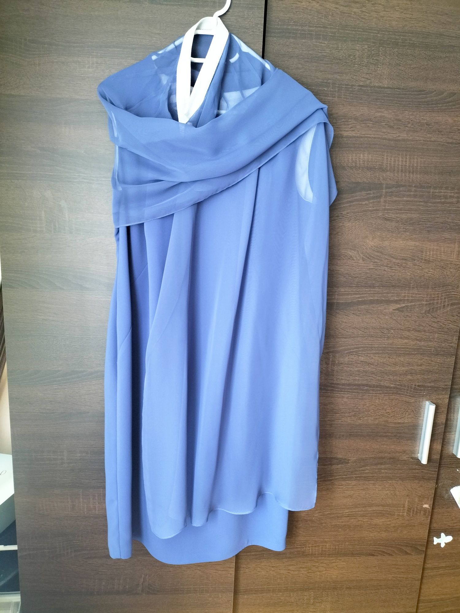 Elegancka Niebieska sukienka na weselez narzutka r. 46