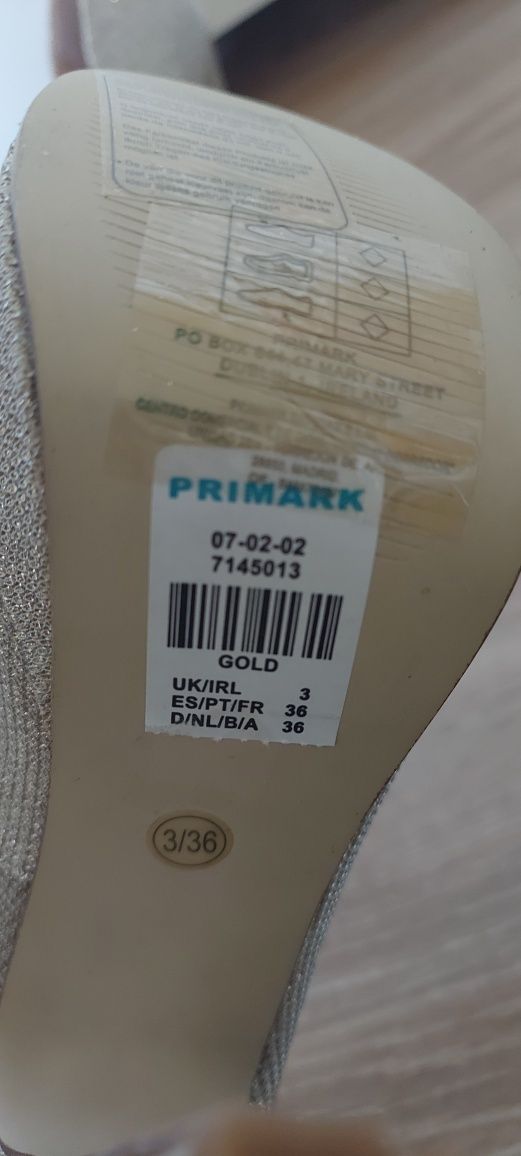 Nowe złote szpilki  na platformie r 36