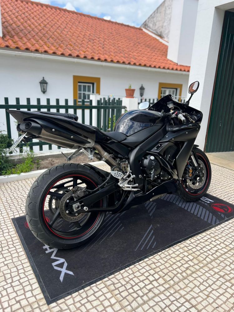 Yamaha R1 2006 Como Nova