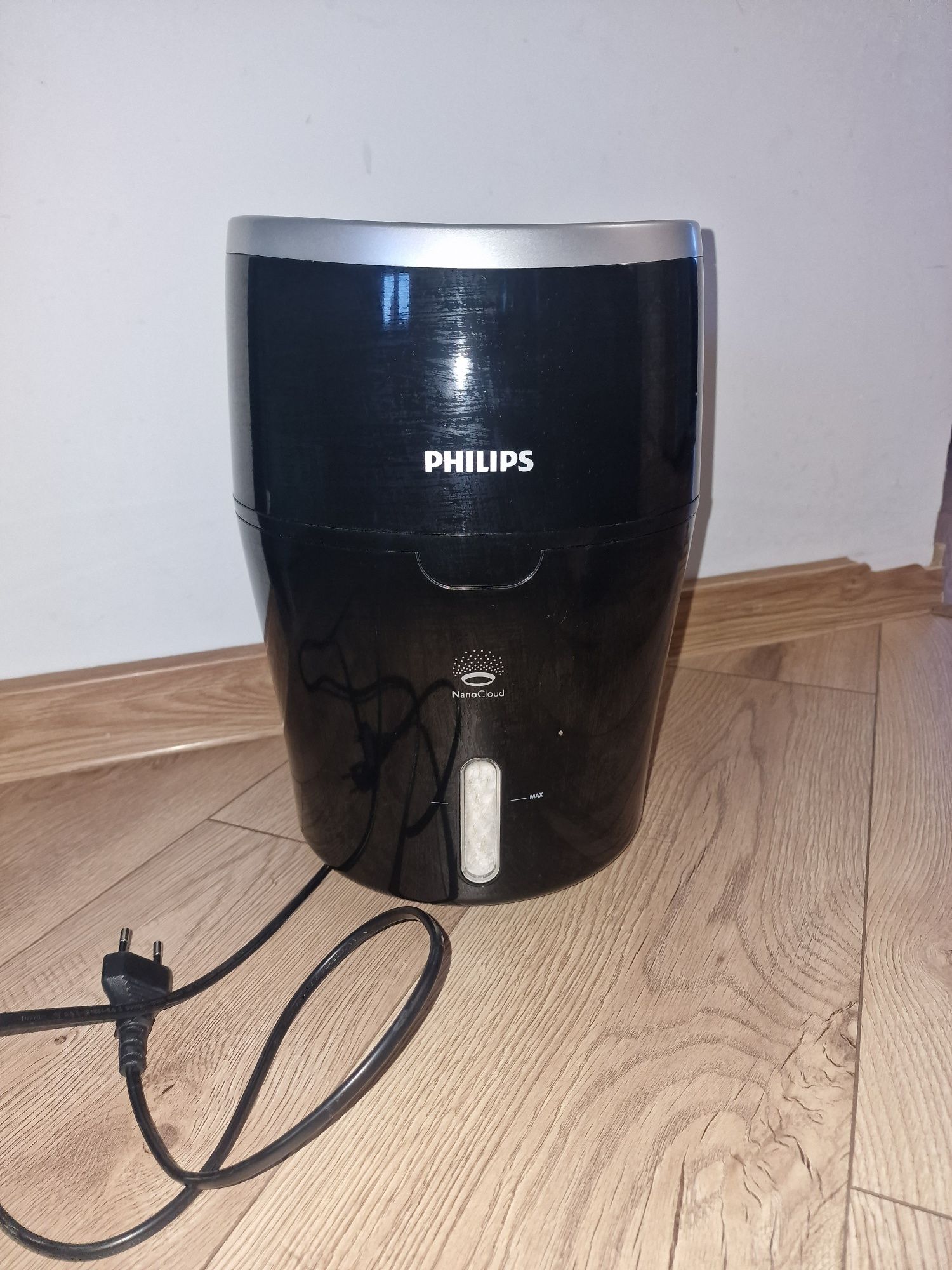 Nawilżacz + 2 filtry (ewaporacyjny Philips)