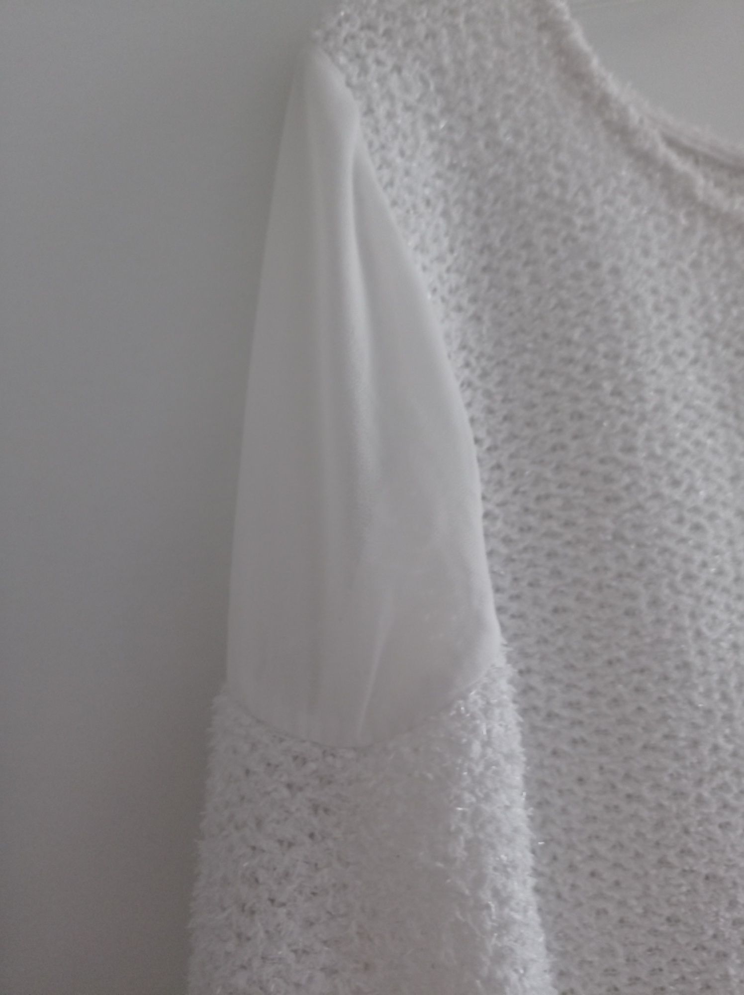 Biały sweterek, rozmiar M/L