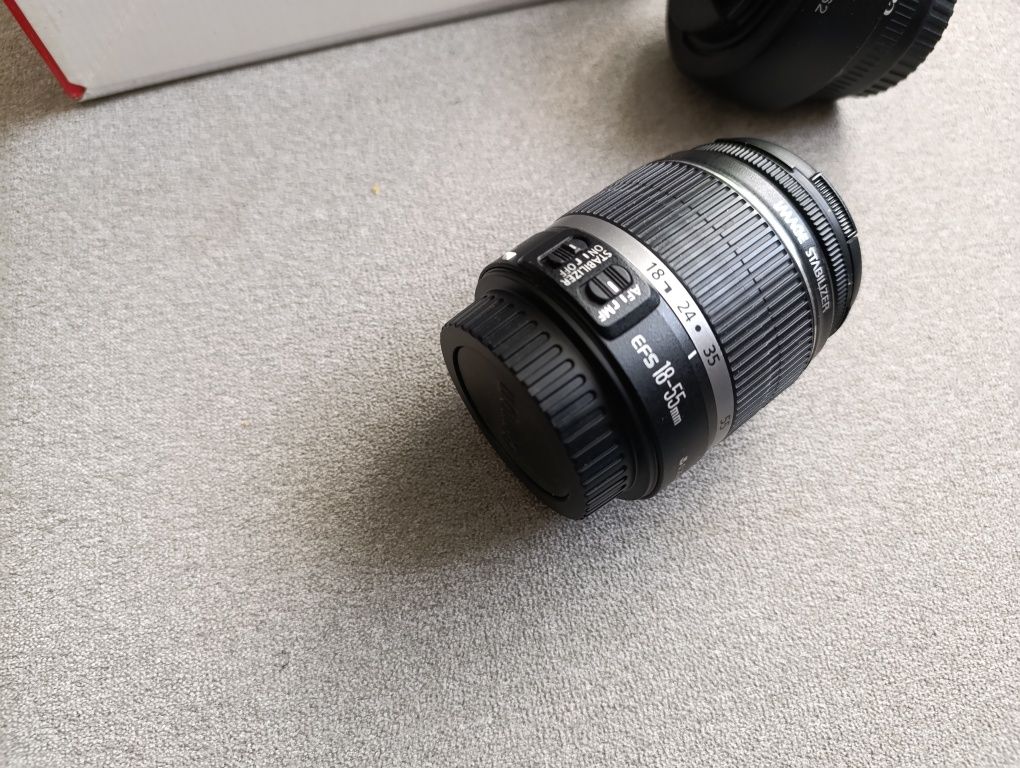 Зеркальный фотоаппарат Canon EOS 550D