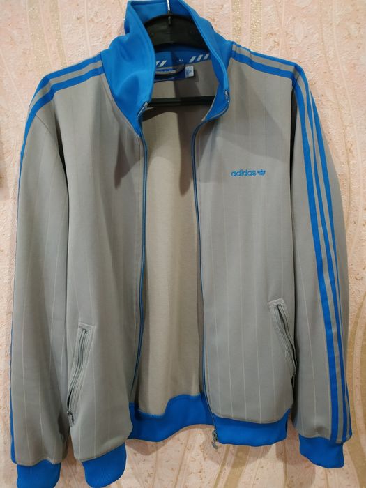 Продам  фирменную спорт мастерку