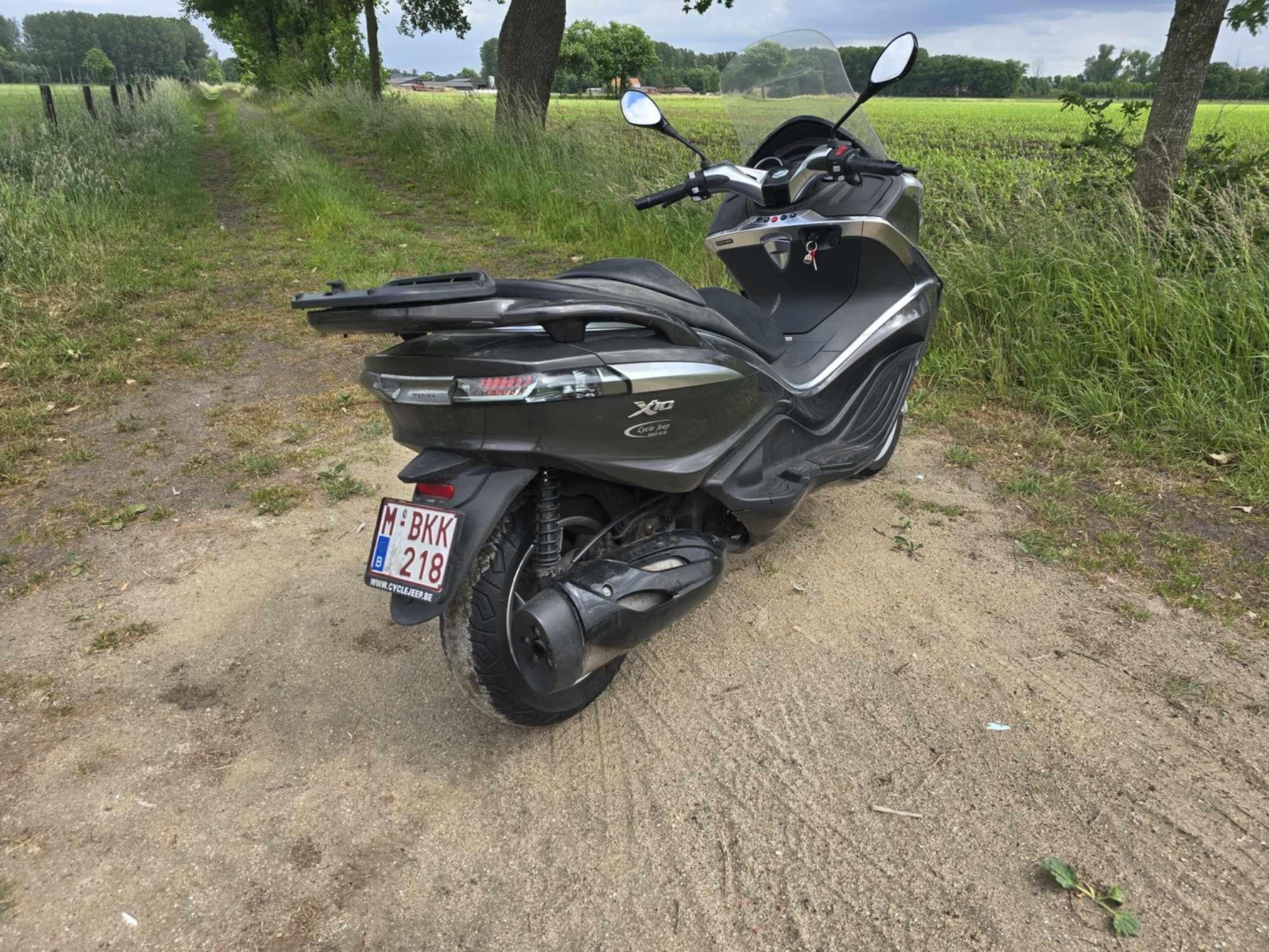 Piaggio x10 350 cm 2015 rok