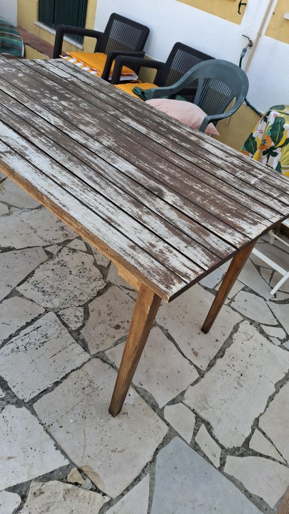 Mesa de jardim ou de sala