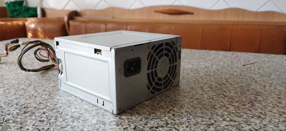 Продам блок питания на компьютер