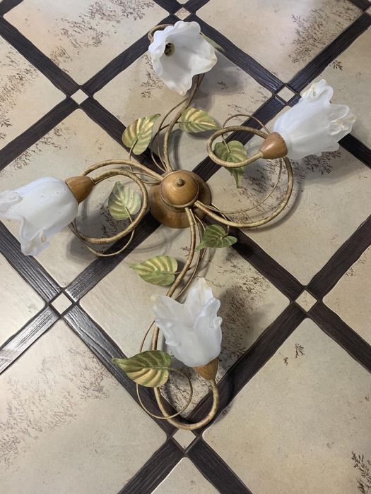 Люстра на 4 плафона