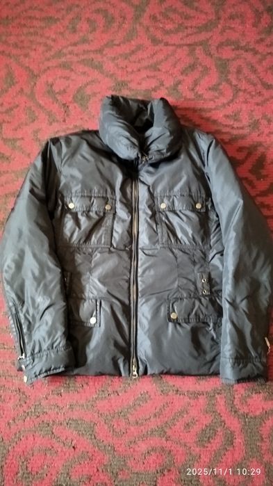 Две женские куртки бесплатно