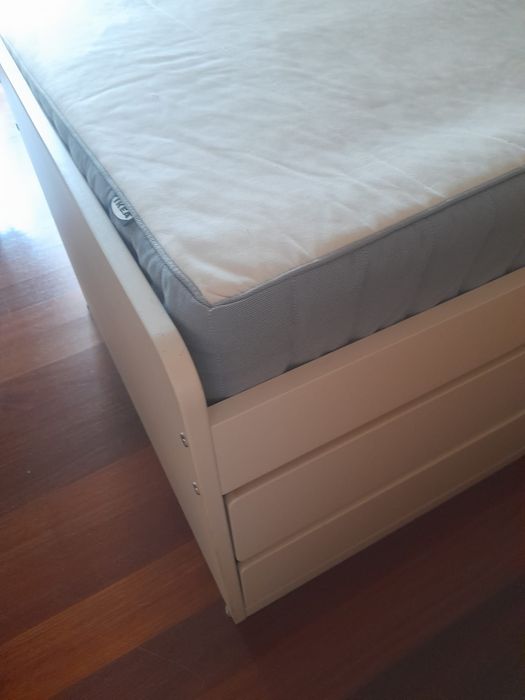 Cama solteiro Ikea