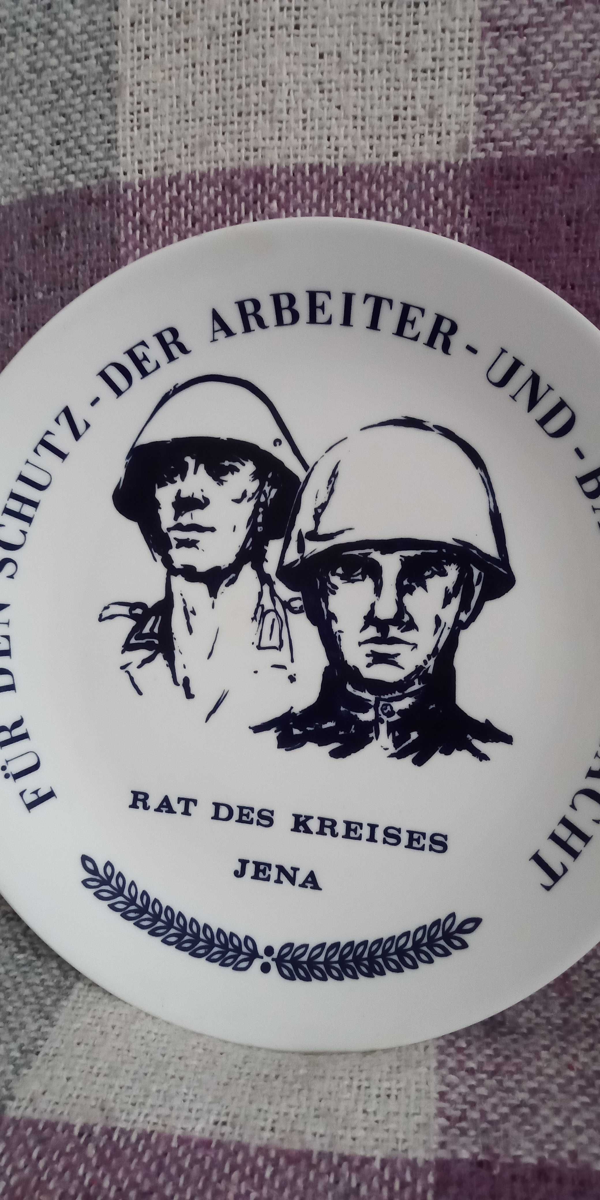 Настенная тарелка солдаты СССР ГДР