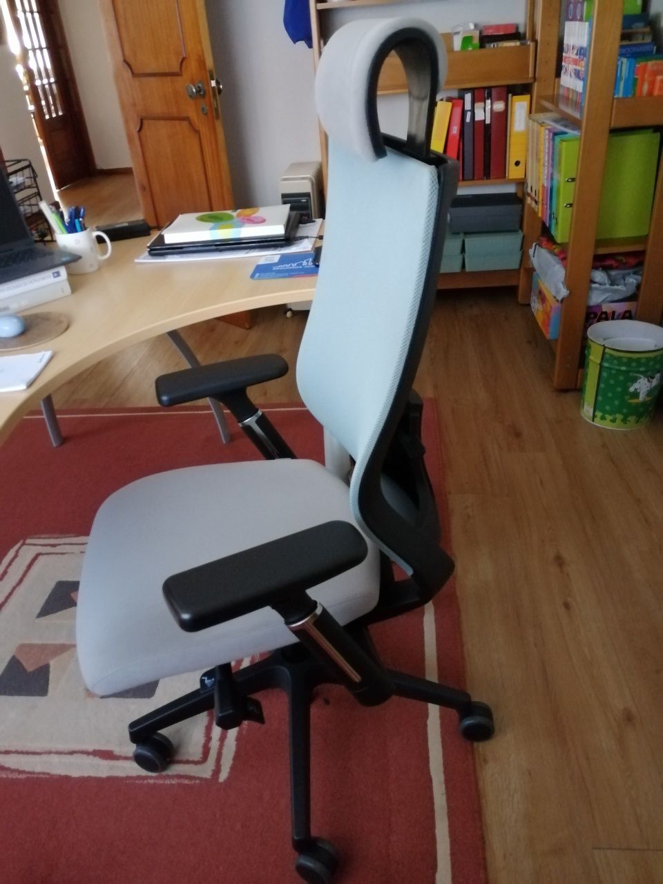 Cadeira ergonómica muito confortável