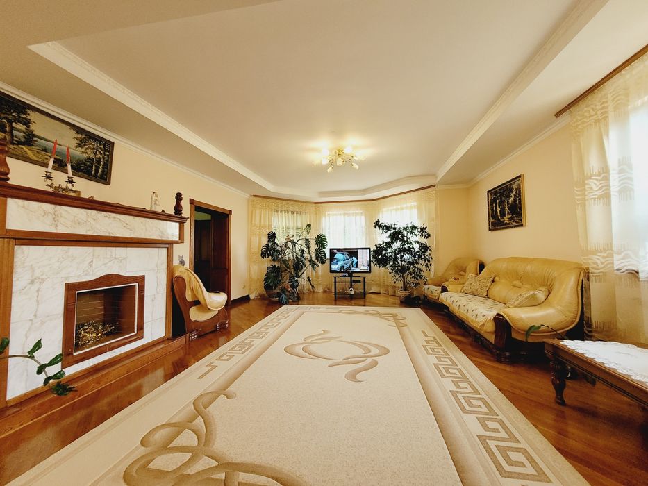 Продам вишуканий будинок в елітному р-ні Станишівки